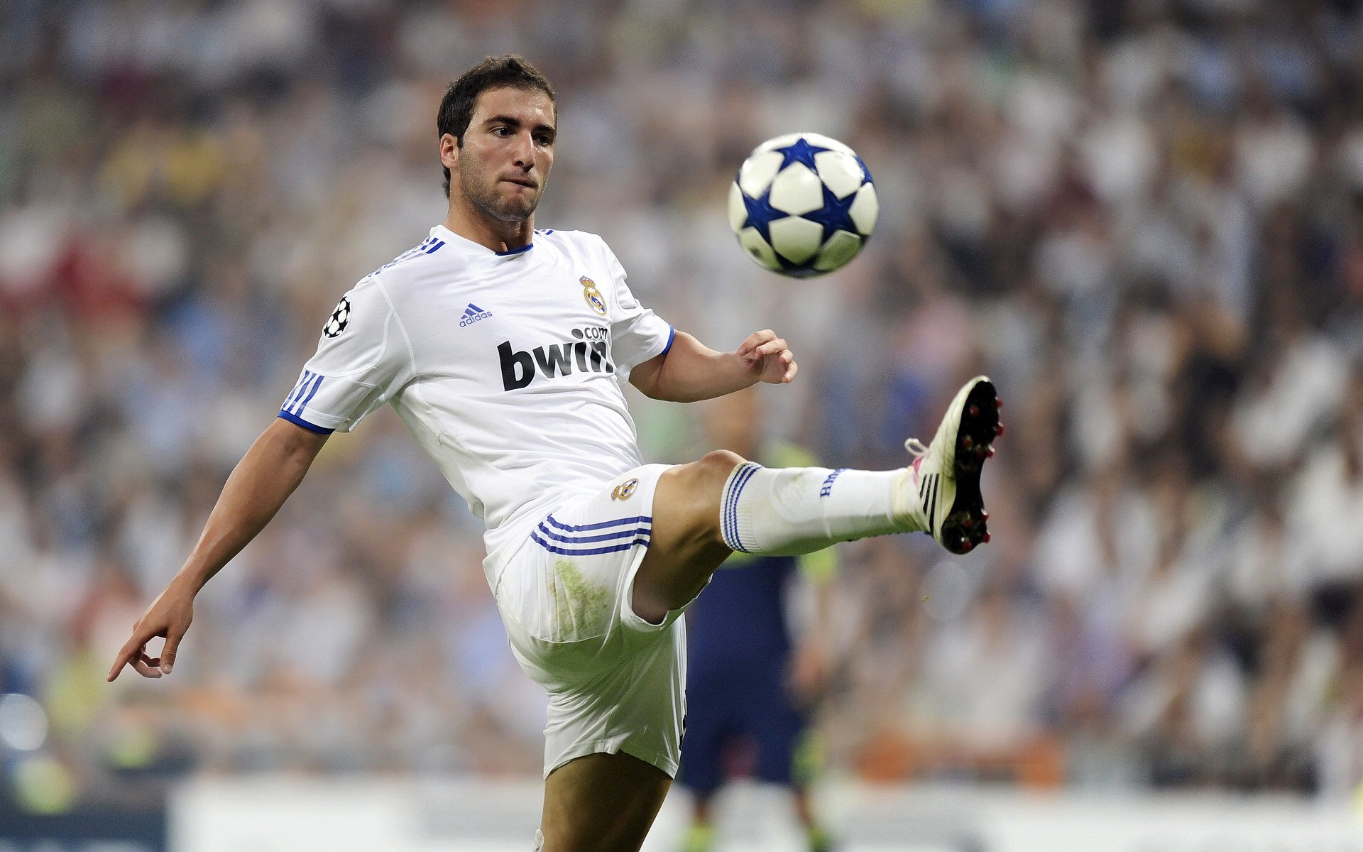 德甲飞速进攻：速度与技术的完美演绎！，德甲跑动距离排名